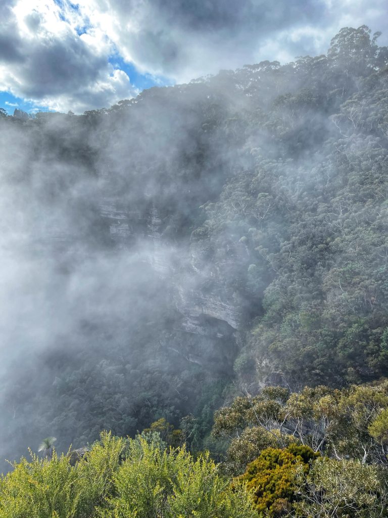 Bridal Veil View Lookout Leura, the prettiest lookout in the Blue Mountains